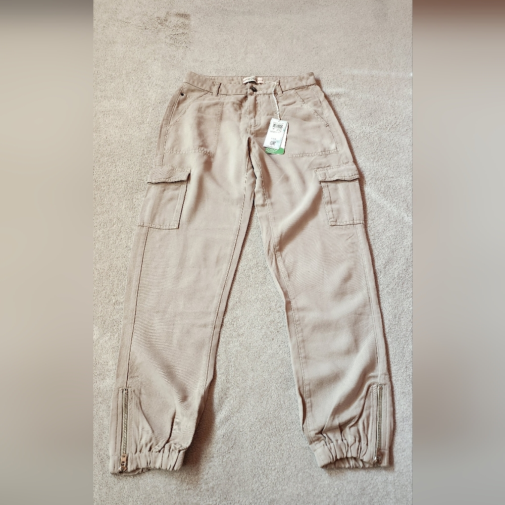 Guess Bowie Womens Chino Tan Stone Cargo Pants Joggers Size 24 $118 New withTags